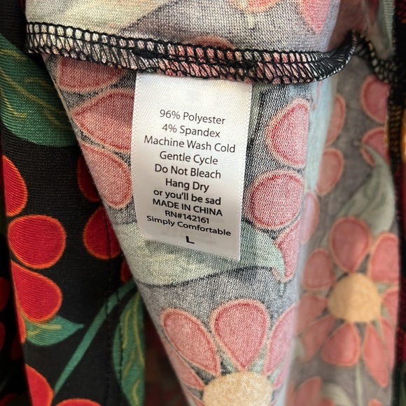 Lularoe Randy baseball tee red florals nwt - Picture 4 of 5